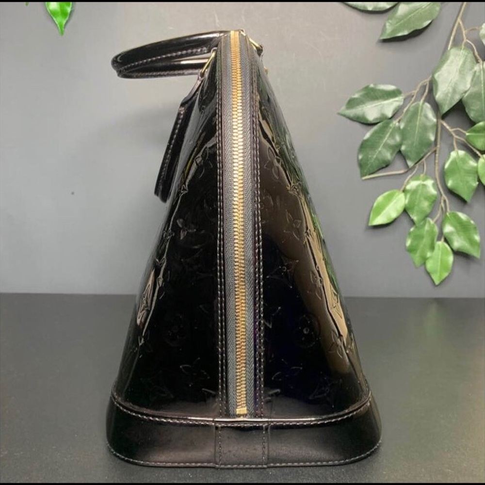 🔴SOLD🔴LOUIS VUITTON • VERNIS ALMA BAG - Picture 7 of 10